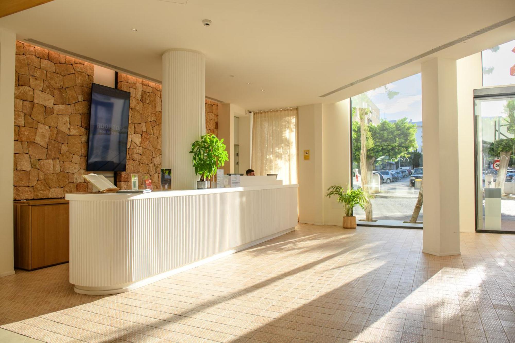 Hotel & Spa Blau Parc San Antonio  Exterior photo